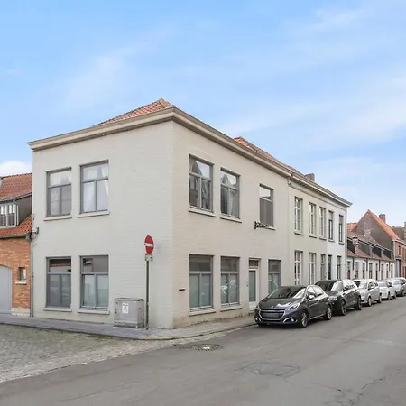 Huswell - Charming Getaway In The Historical City Center-2