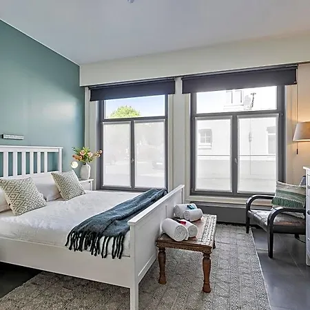 Huswell - Charming Getaway In The Historical City Center-3